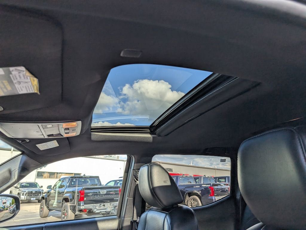 Certified 2022 Toyota Tacoma Limited AWD/4WD image 21