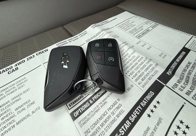 Used 2024 Chevrolet Colorado ZR2 w/ ZR2 Convenience Package III image 55