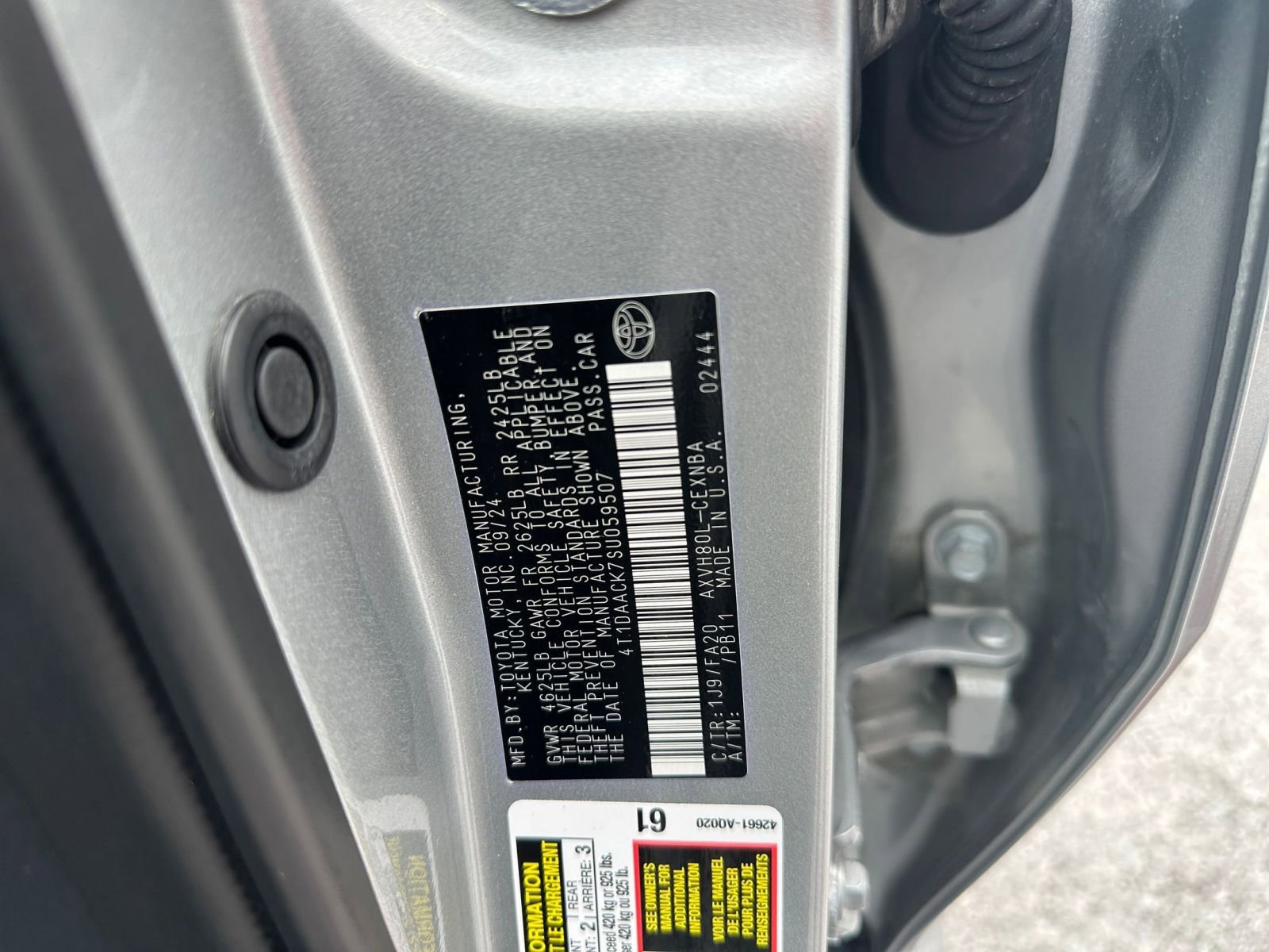 Used 2025 Toyota Camry LE image 28