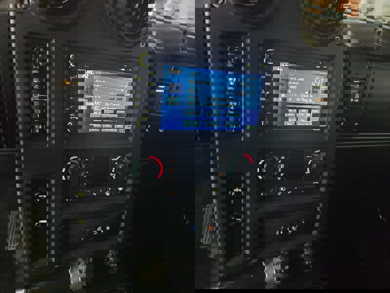 Used 2005 HUMMER H2 w/ Preferred Equipment Group image 20