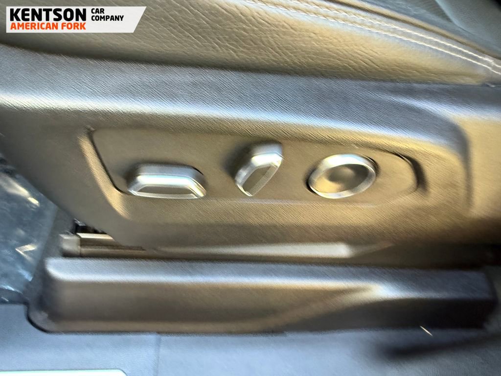 Used 2025 GMC Yukon XL Denali image 33
