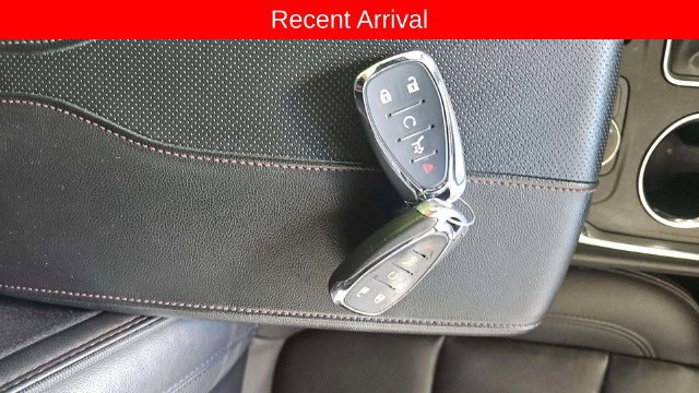 Used 2023 Chevrolet Traverse RS FWD image 14