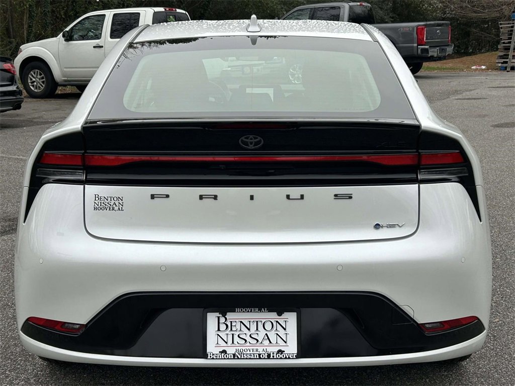Used 2025 Toyota Prius XLE image 4