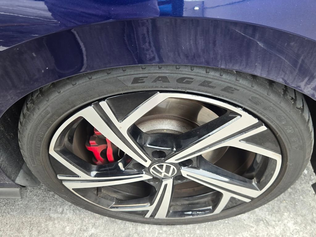 Used 2024 Volkswagen GTI SE FWD image 6