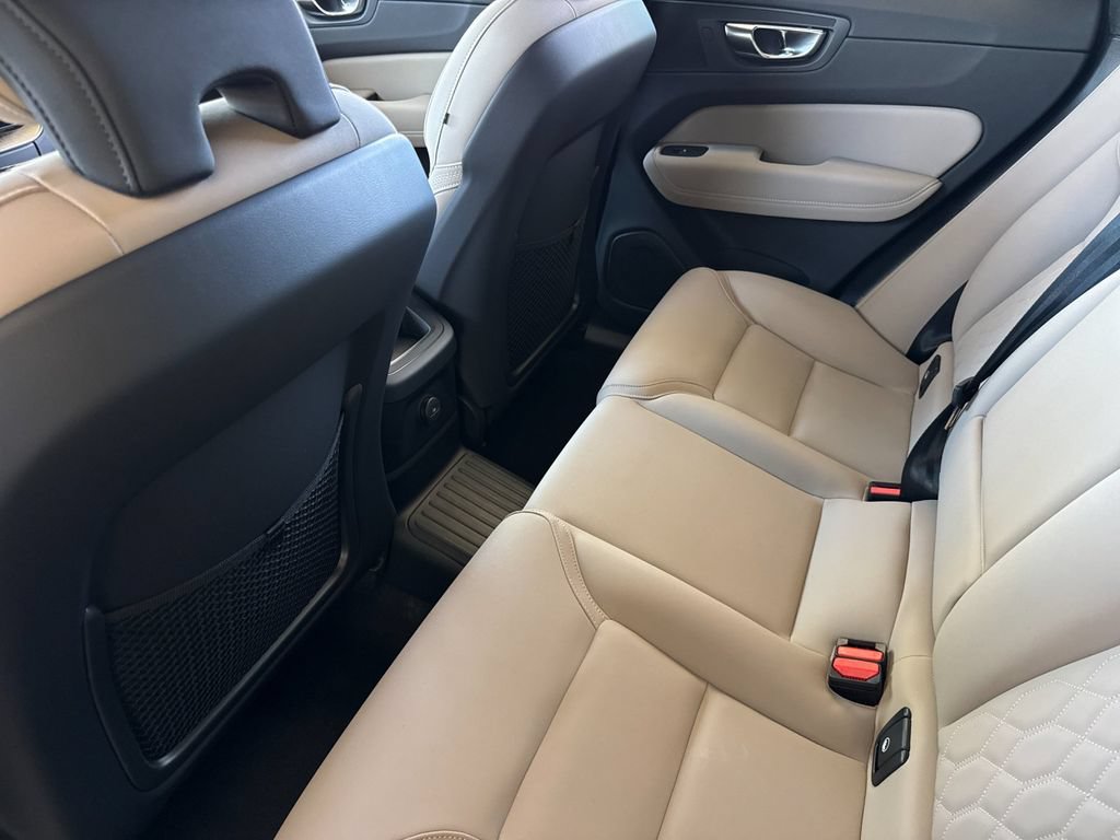 New 2026 Volvo XC60 T8 Plus w/ Protection Package Premier AWD/4WD image 11