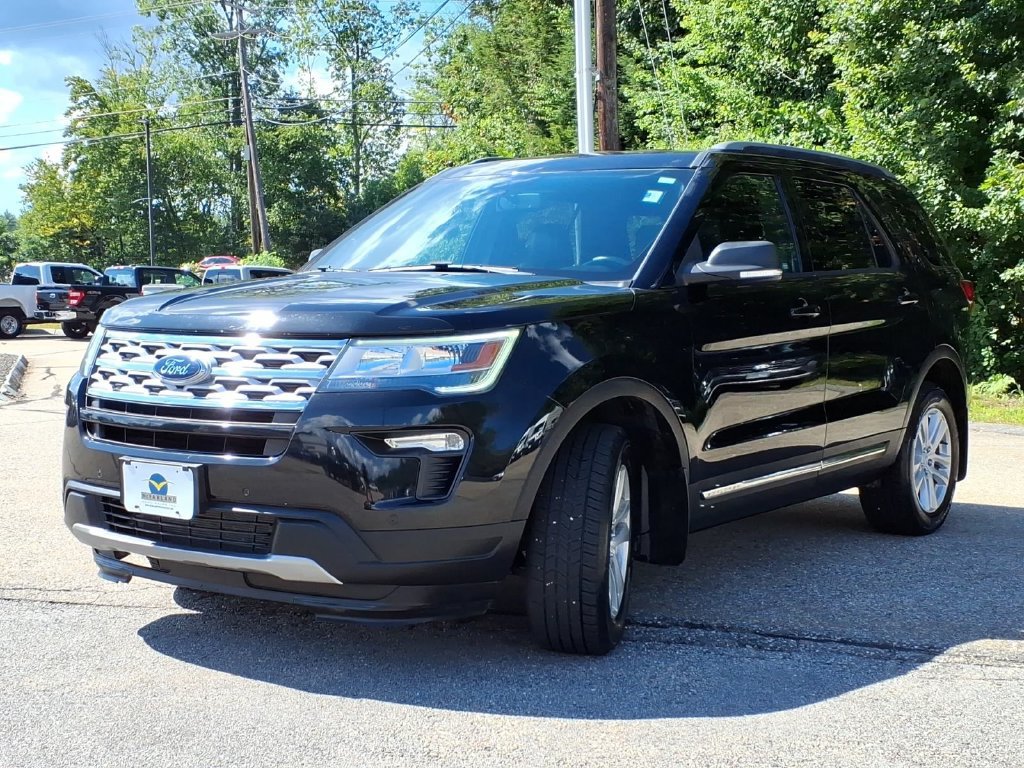 Certified 2019 Ford Explorer XLT w/ Equipment Group 202A AWD/4WD image 7