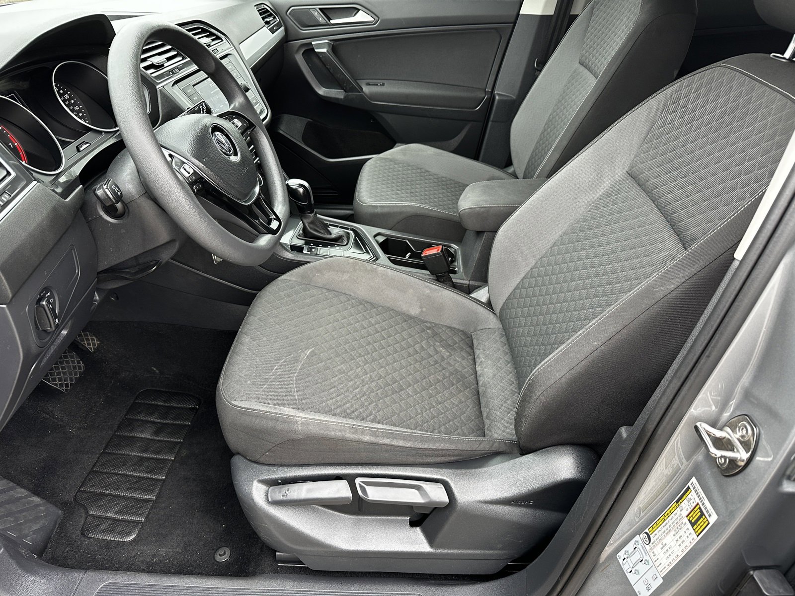 Used 2021 Volkswagen Tiguan S image 9