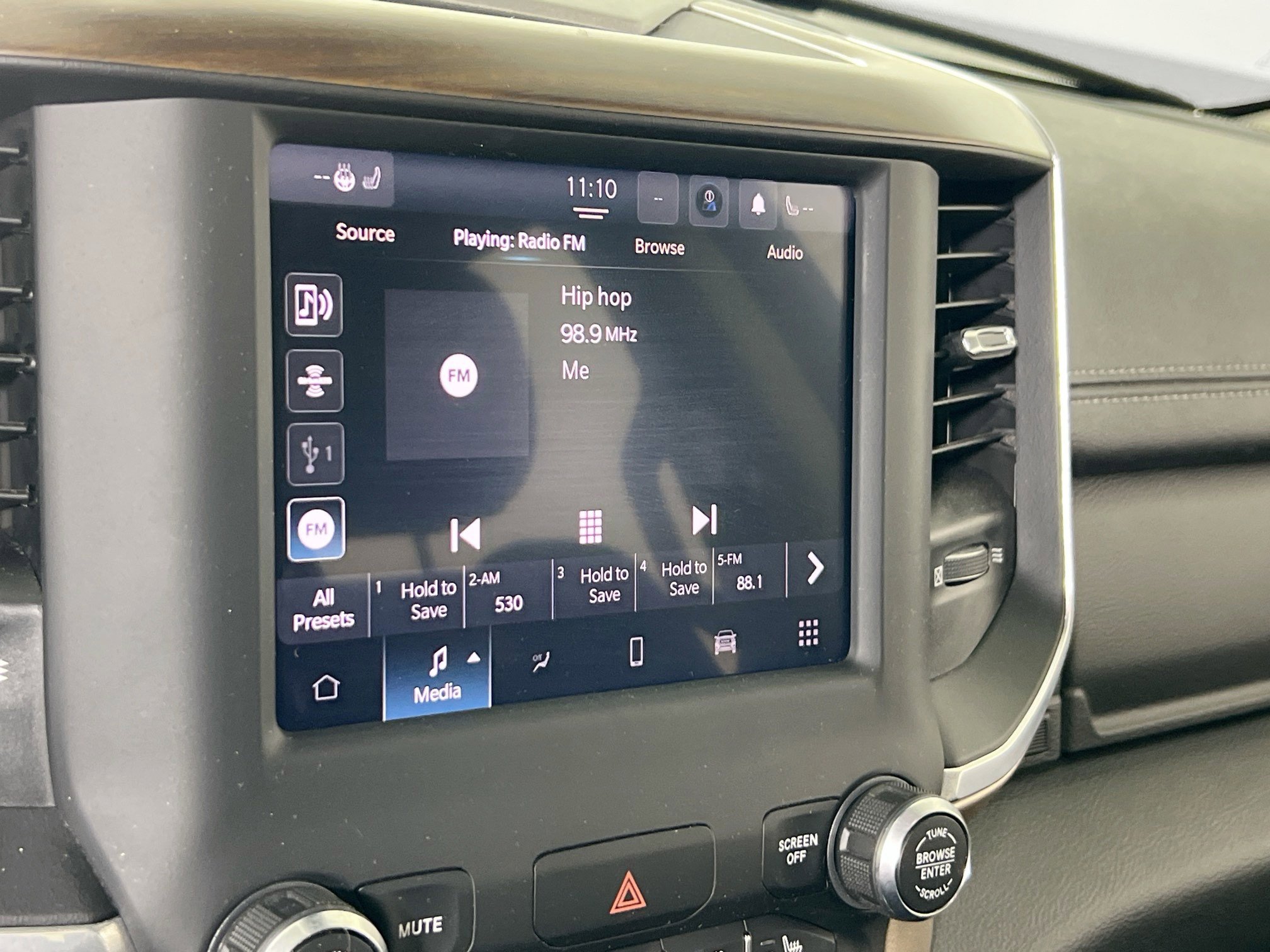 Used 2022 RAM 1500 Laramie AWD/4WD image 14