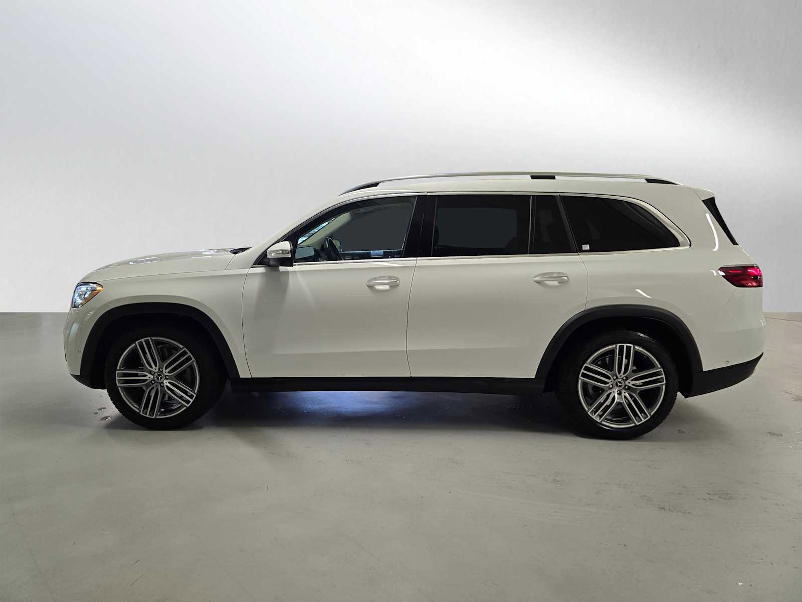 Used 2025 Mercedes-Benz GLS 450 GLS 450 image 2