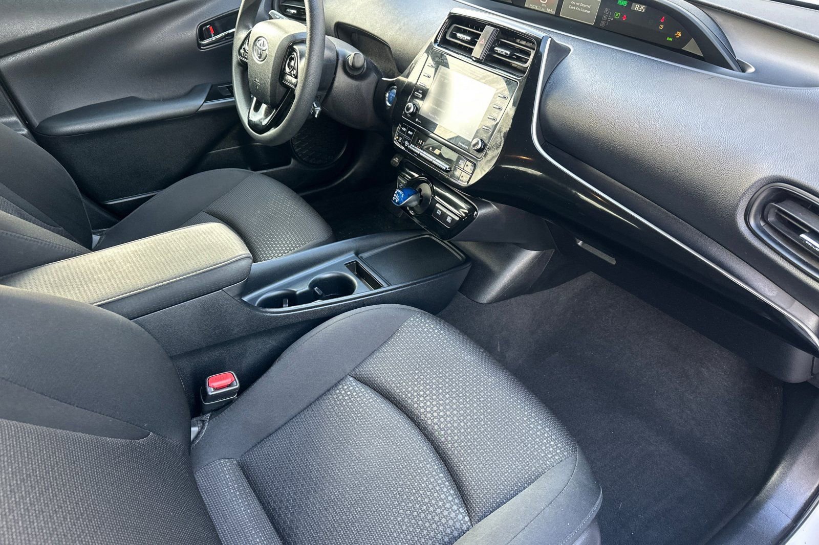 Certified 2022 Toyota Prius LE image 20