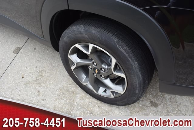 Certified 2025 Chevrolet Trax LT FWD image 14