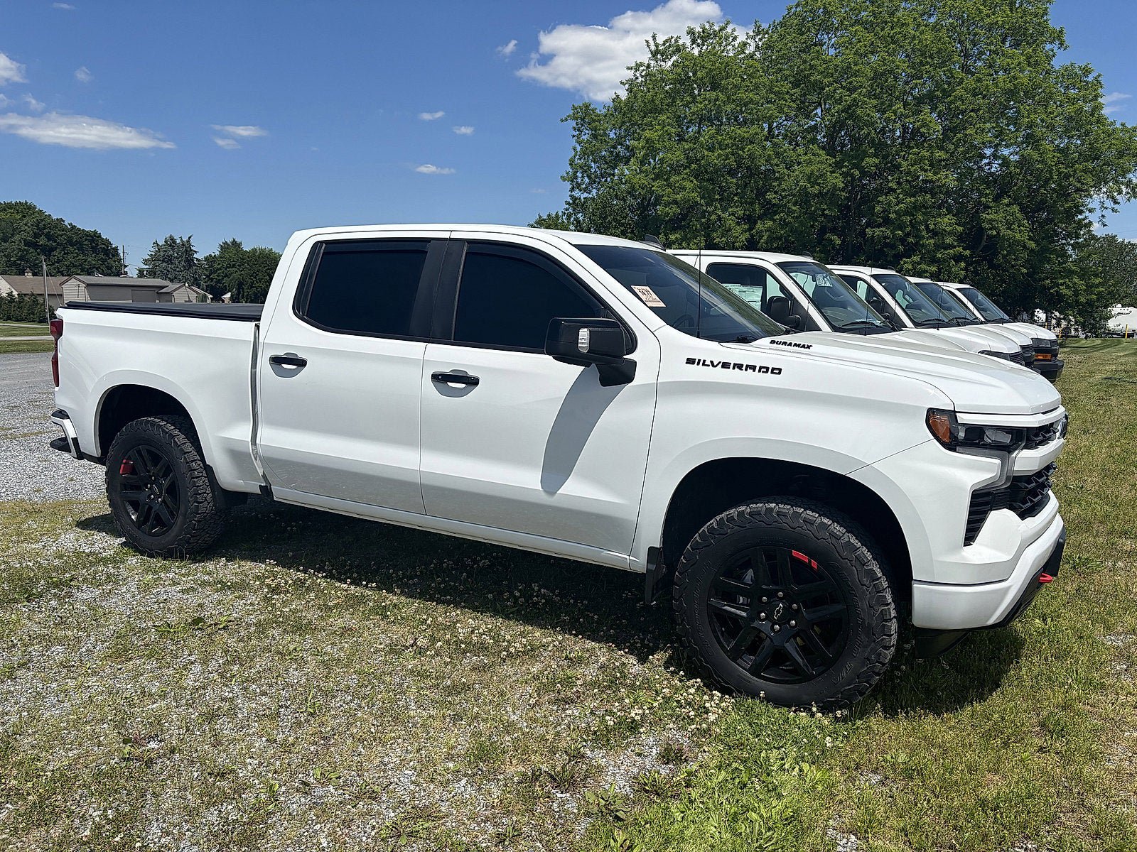 Used 2022 Chevrolet Silverado 1500 RST w/ Redline Edition AWD/4WD image 2
