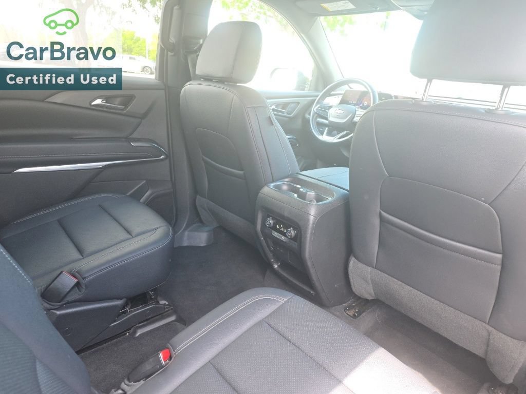 Used 2025 Chevrolet Traverse LT FWD image 22
