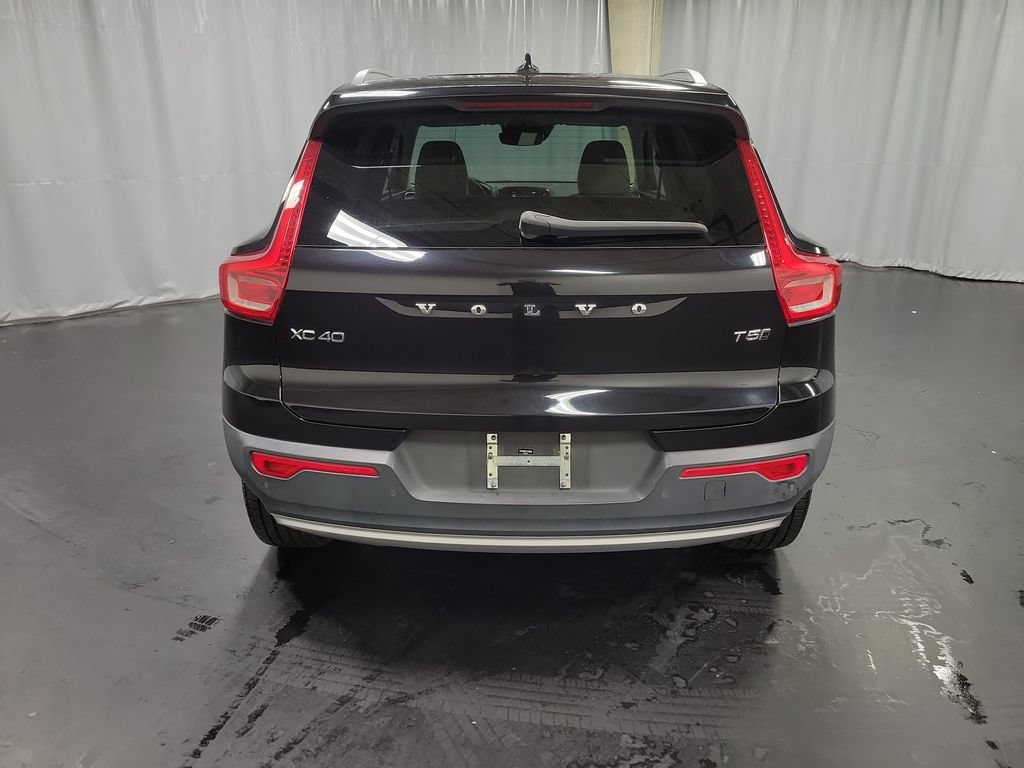 Used 2020 Volvo XC40 T5 Momentum w/ Protection Package Premier AWD/4WD image 7