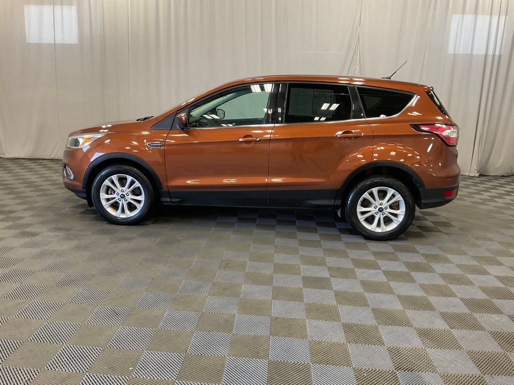 Used 2017 Ford Escape SE w/ SE Cold Weather Package AWD/4WD image 12