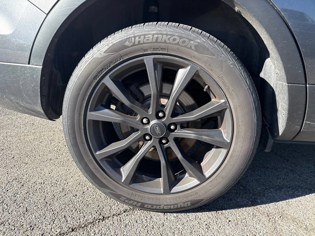 Used 2017 Ford Explorer XLT w/ Equipment Group 202A AWD/4WD image 7