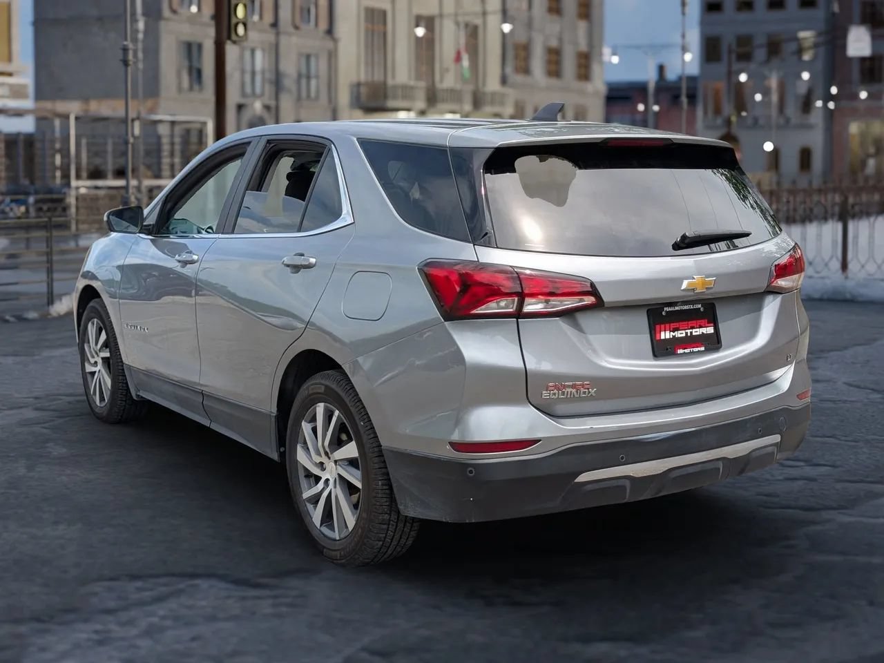 Used 2023 Chevrolet Equinox LT FWD image 5