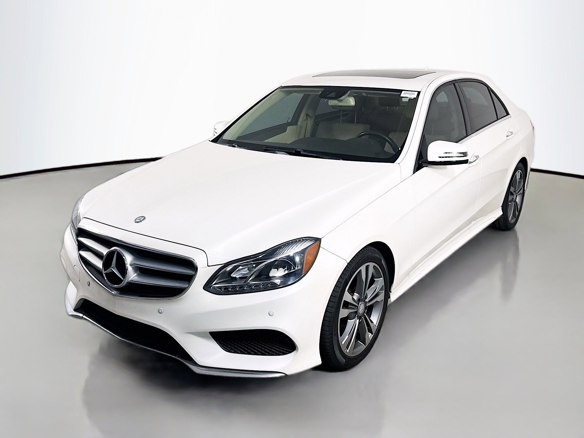 Used 2016 Mercedes-Benz E 350 Sedan w/ Premium Package image 4