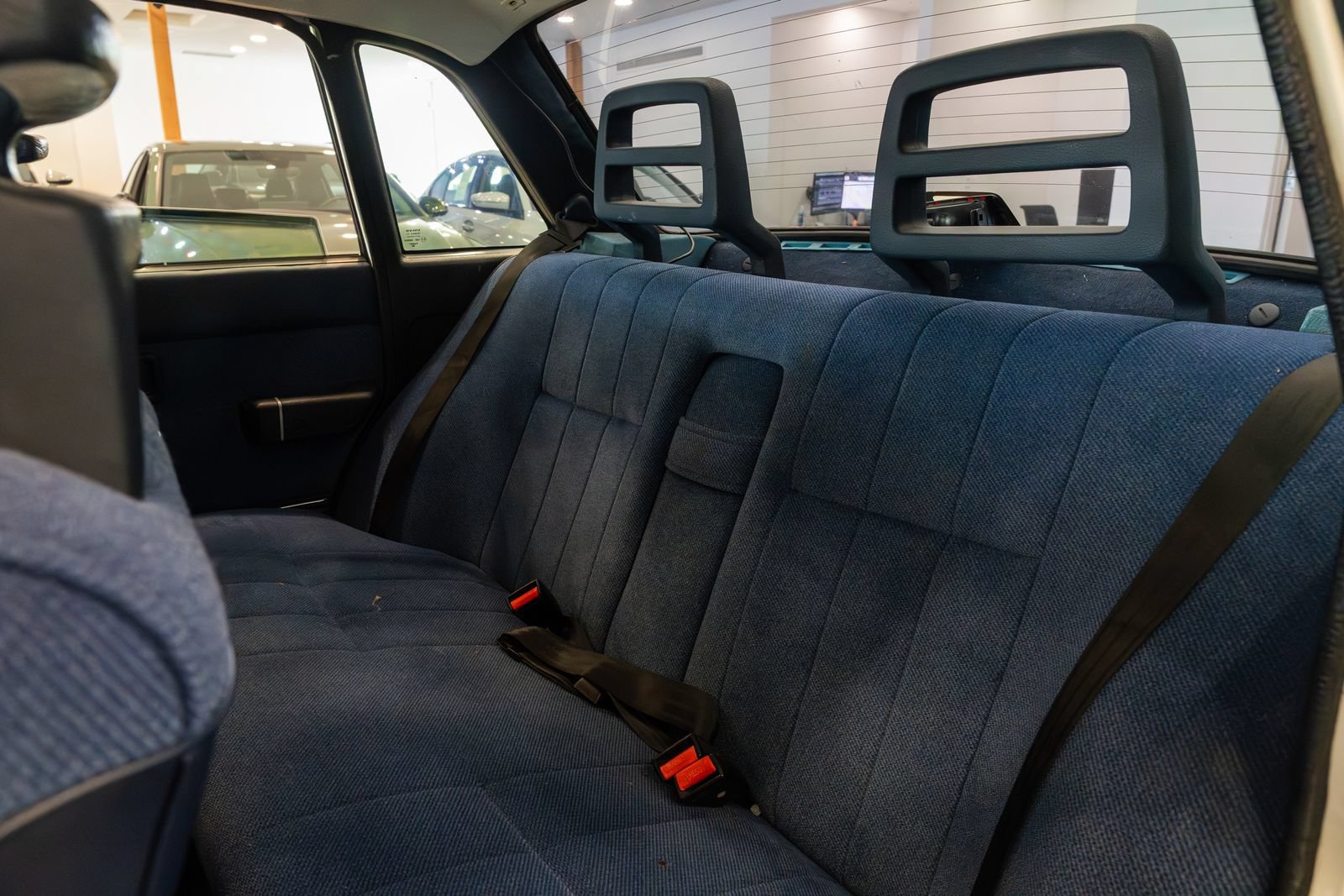 Used 1989 Volvo 240 DL RWD image 22