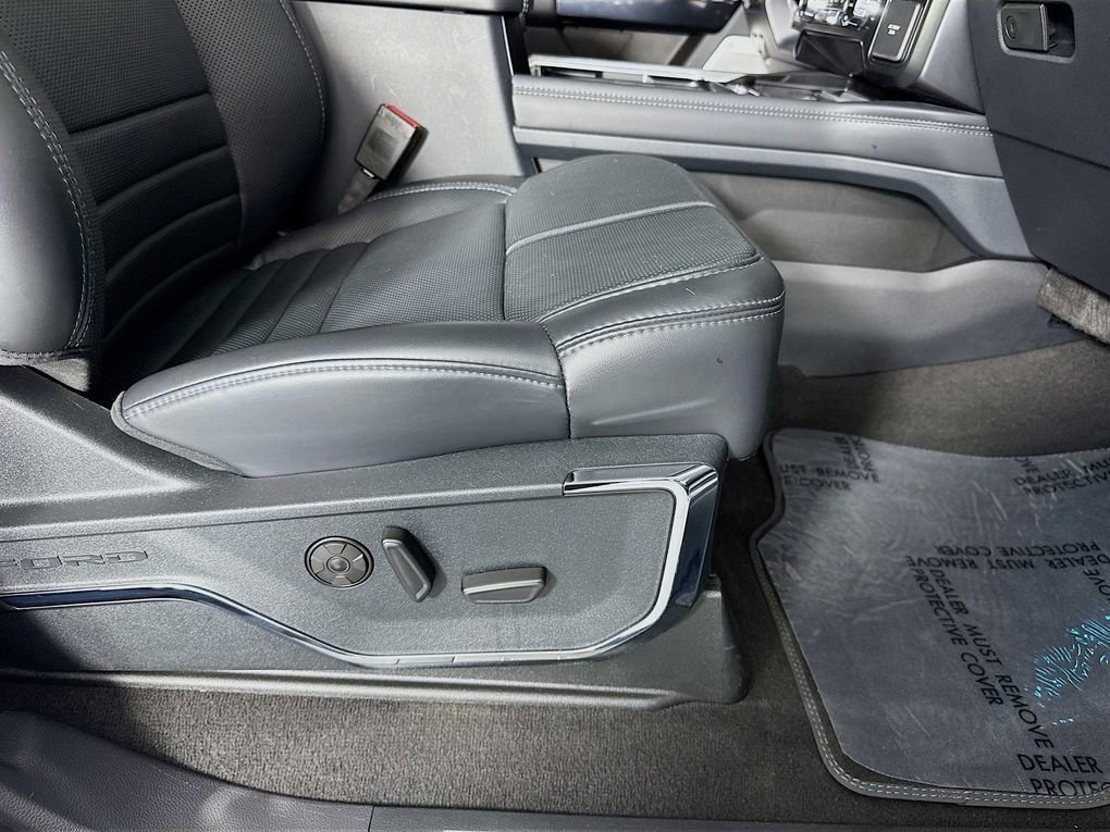 Used 2025 Ford F350 Platinum w/ FX4 Off-Road Package image 40