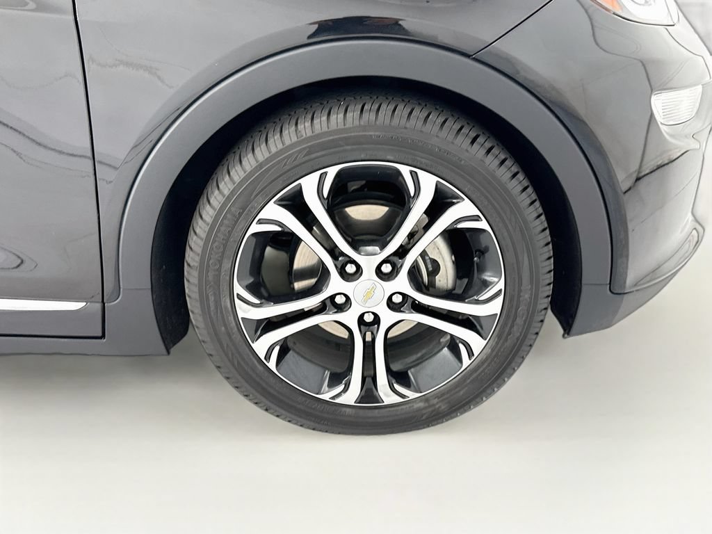 Used 2019 Chevrolet Bolt Premier w/ Infotainment Package FWD image 30