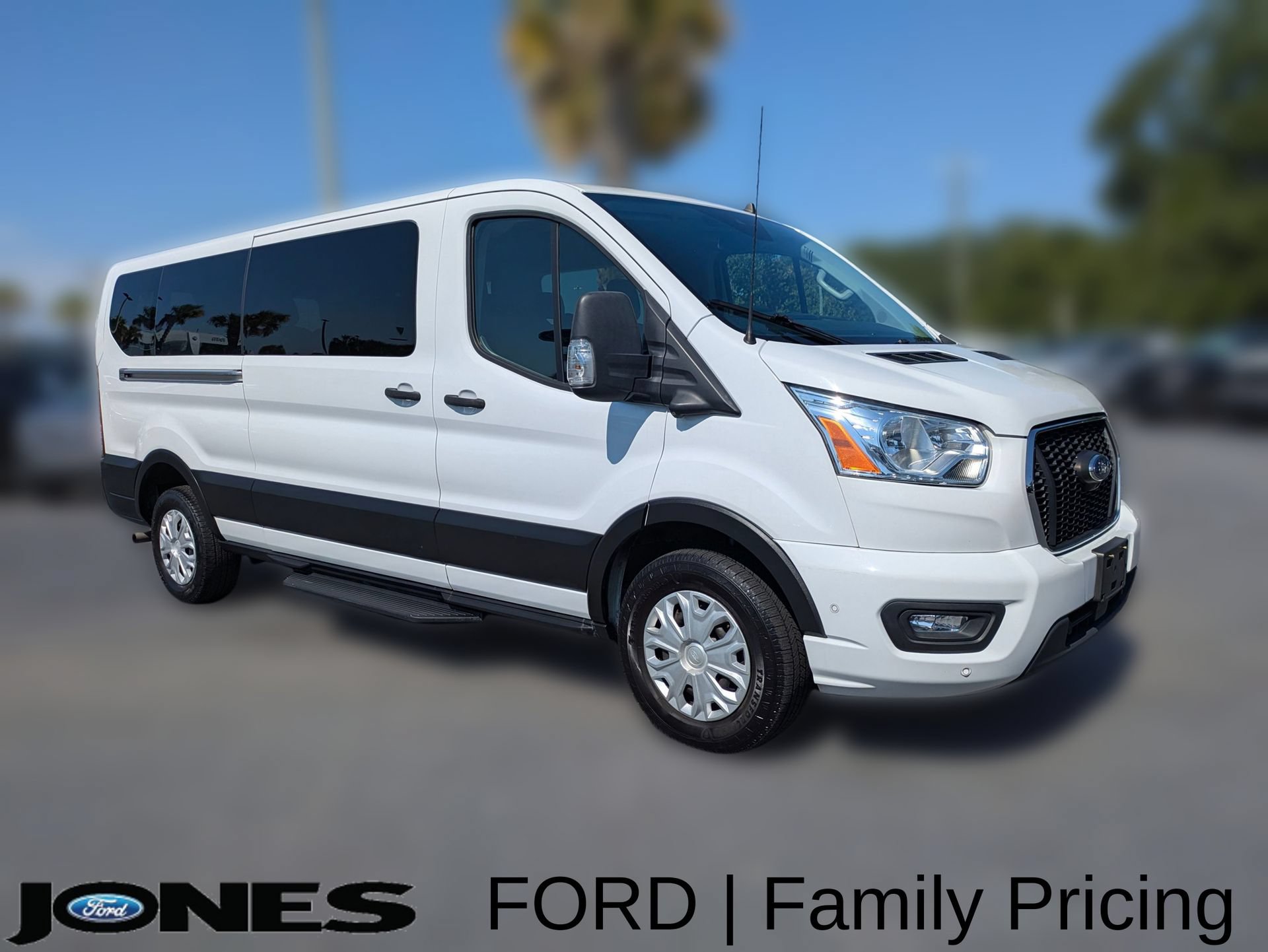 Used 2022 Ford Transit 350 XLT RWD image 1
