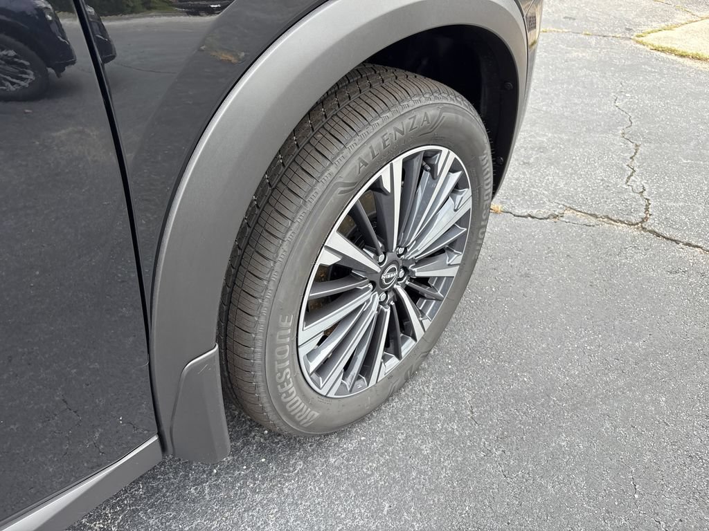 New 2026 Nissan Pathfinder Platinum FWD image 30