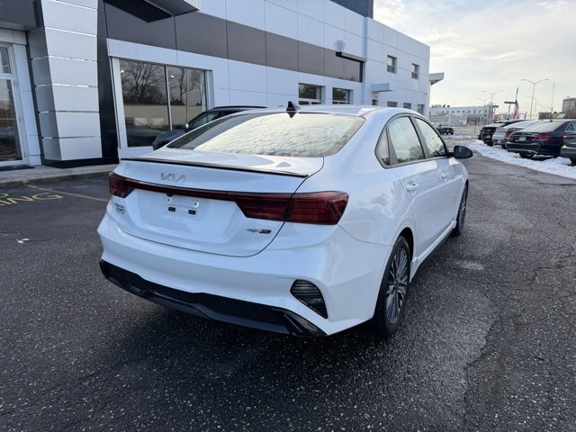 Used 2023 Kia Forte GT-Line w/ GT-Line Technology Package image 5