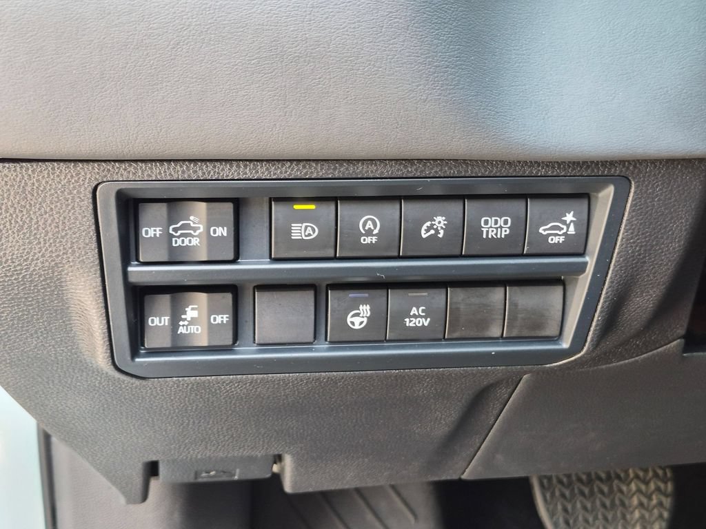 Used 2026 Toyota Tundra Platinum AWD/4WD image 14