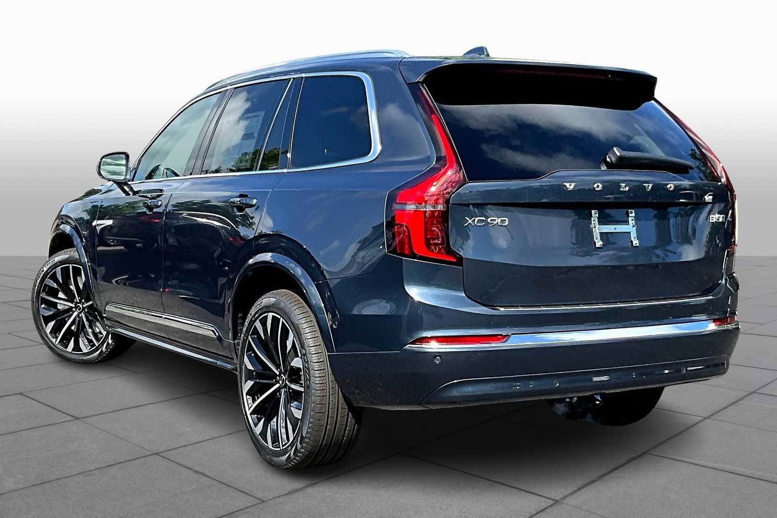 New 2026 Volvo XC90 B5 Plus w/ Protection Package Premier image 3