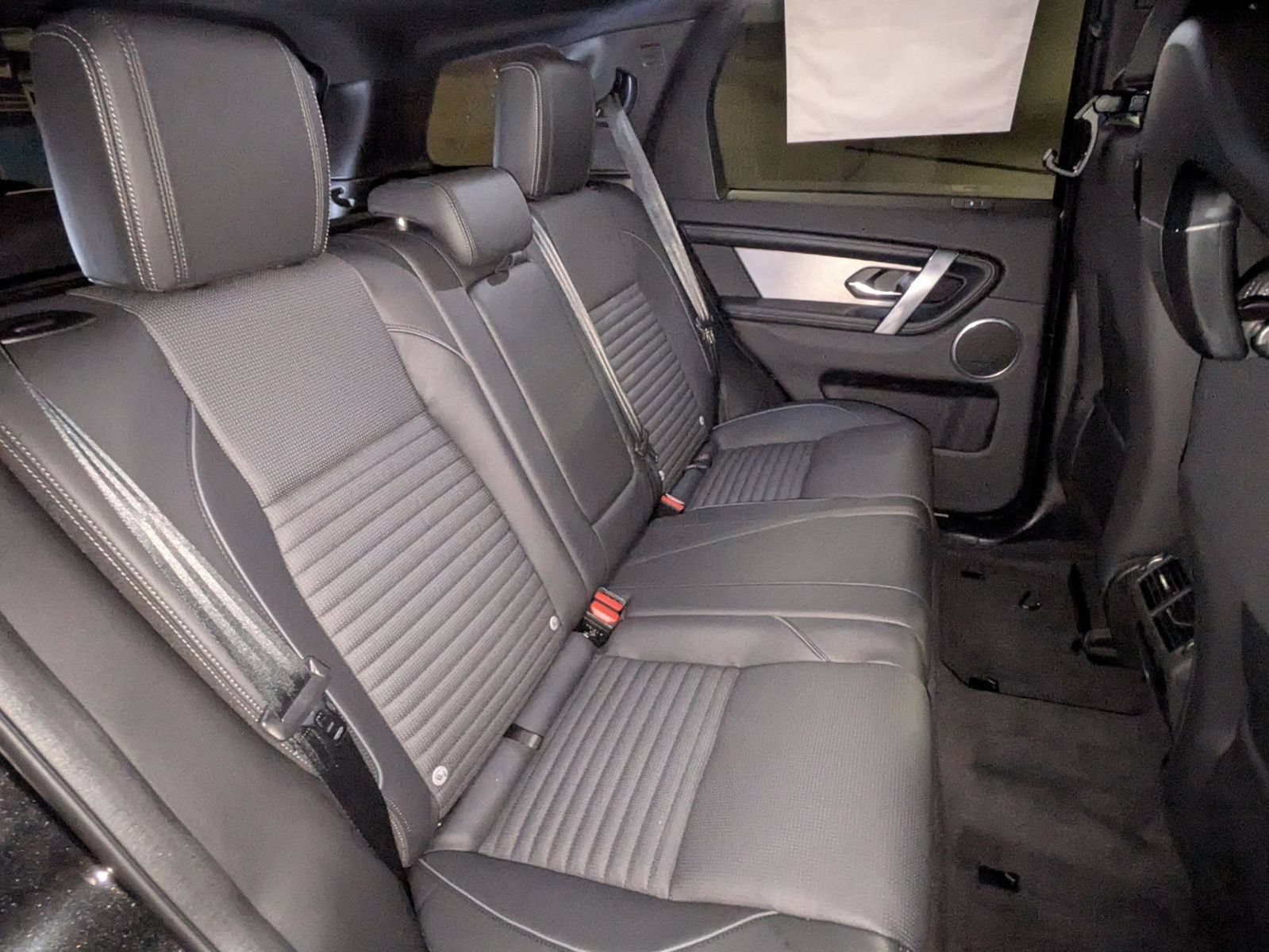 New 2026 Land Rover Discovery Sport Landmark AWD/4WD image 29