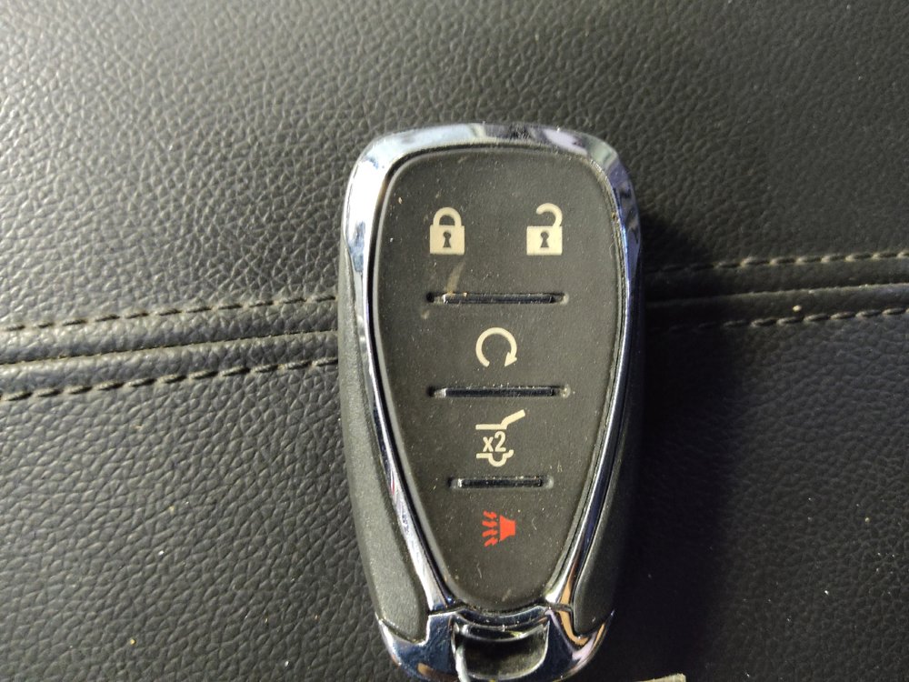 Used 2018 Chevrolet Equinox Premier FWD image 32