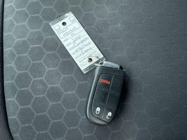 Used 2019 Jeep Compass Latitude image 34