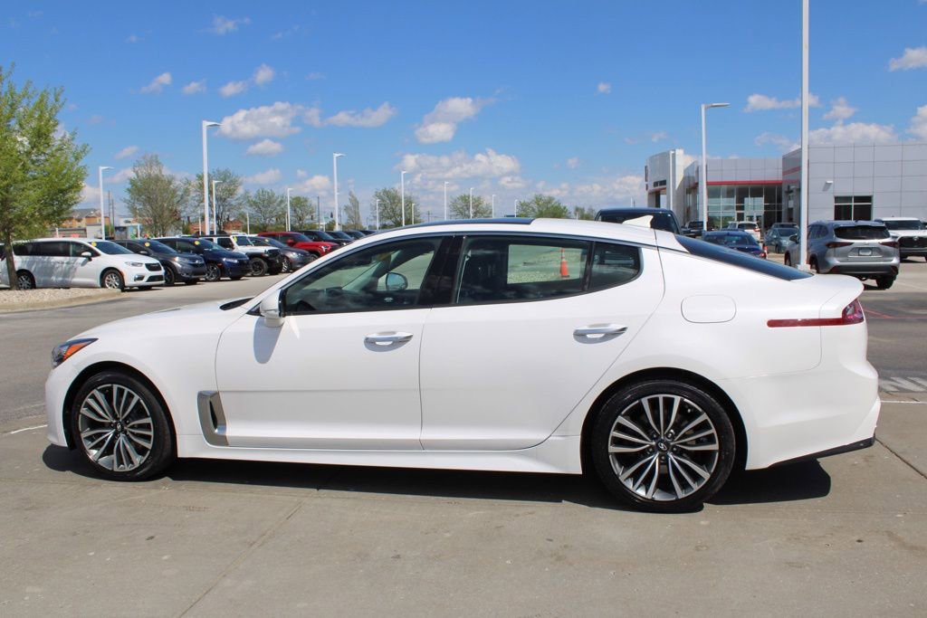 Used 2018 Kia Stinger Premium AWD/4WD image 4