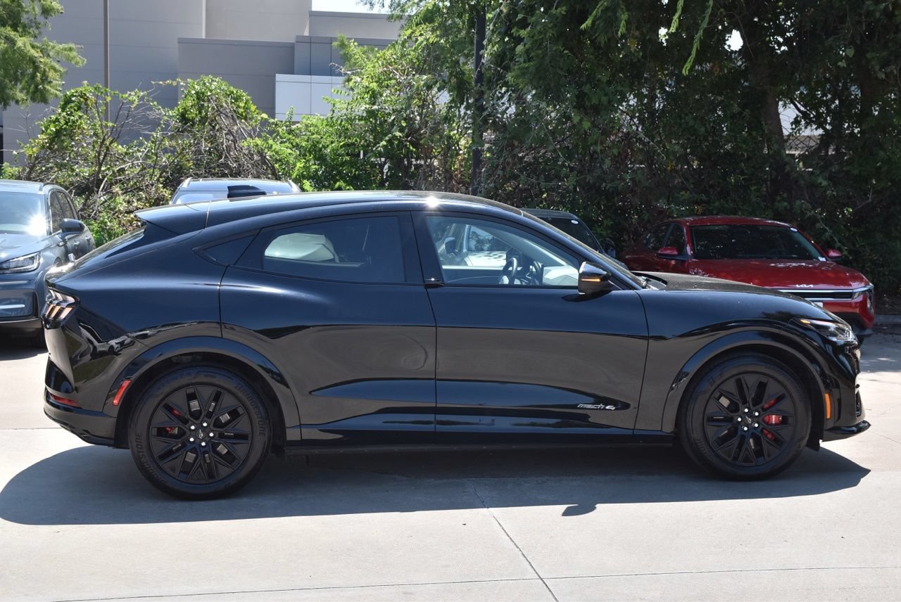 Certified 2025 Ford Mustang Mach-E Premium w/ Sport Appearance Package AWD/4WD image 6