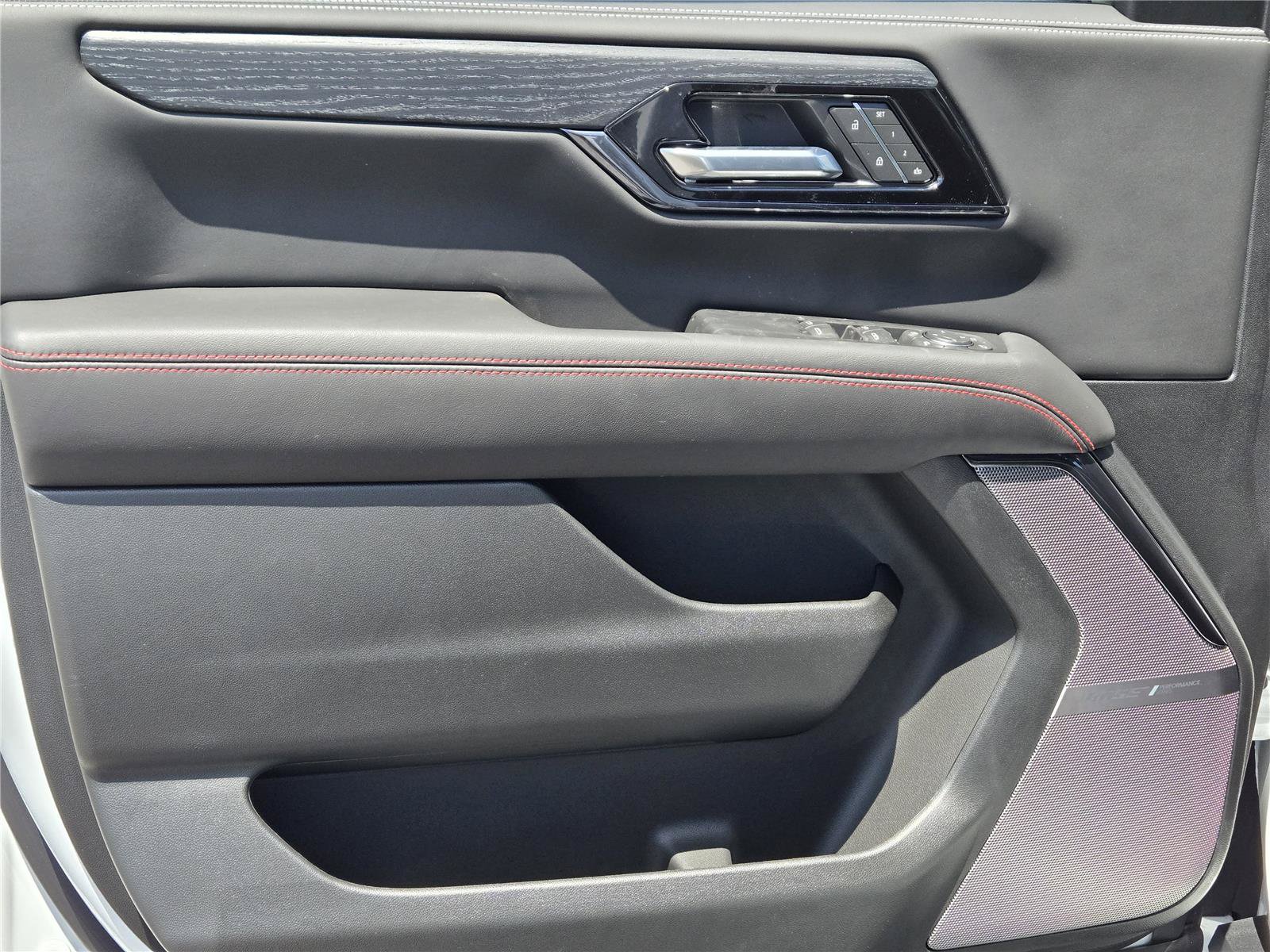 New 2026 GMC Yukon AT4 Ultimate w/ LPO, Floor Liner Package AWD/4WD image 13