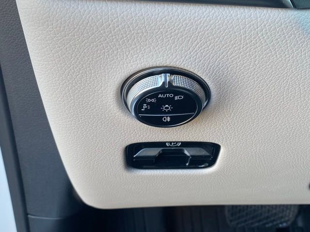 Used 2025 Mercedes-Benz GLC 350e GLC 350e image 23