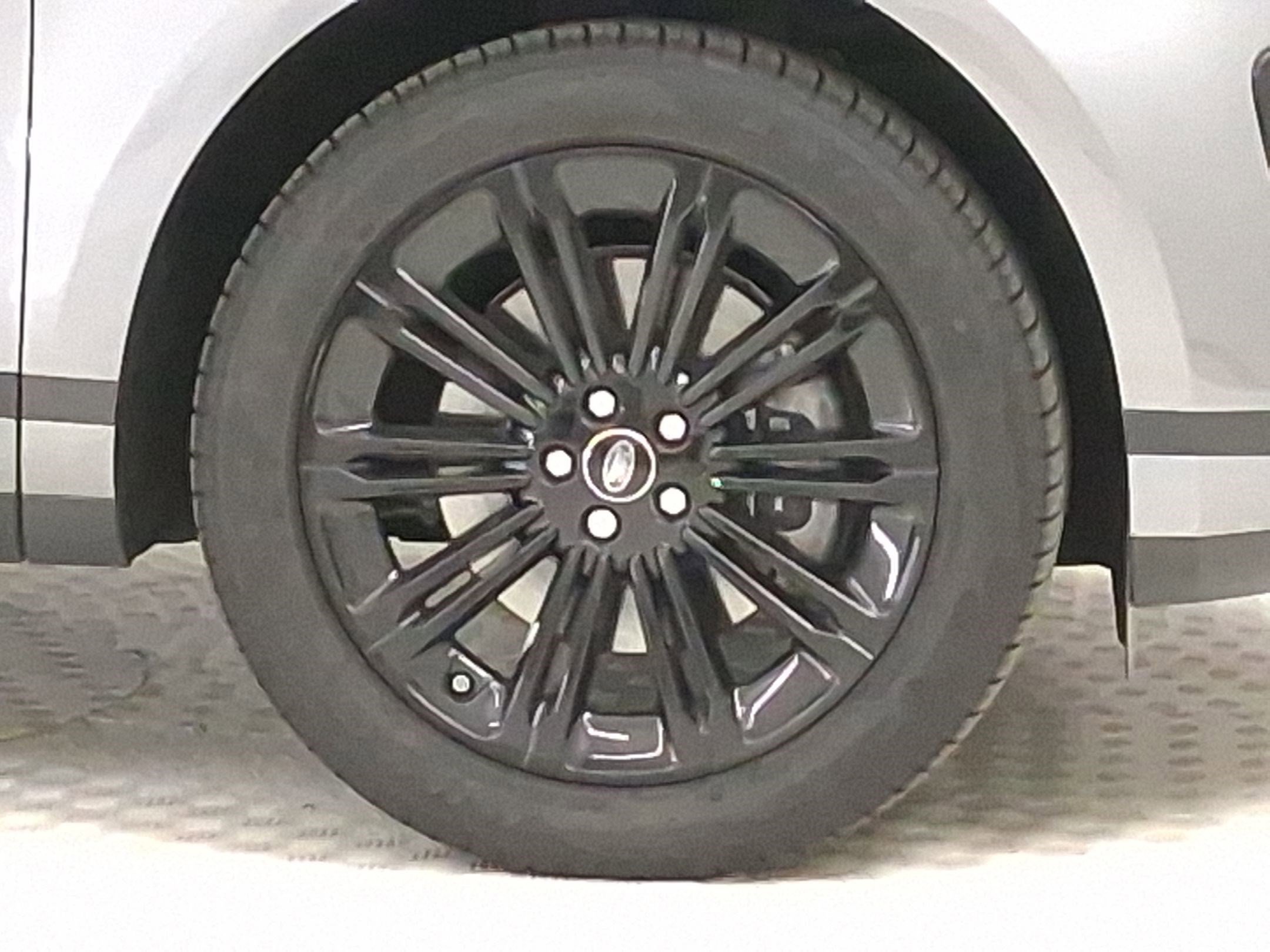 Used 2025 Land Rover Range Rover Evoque S image 10