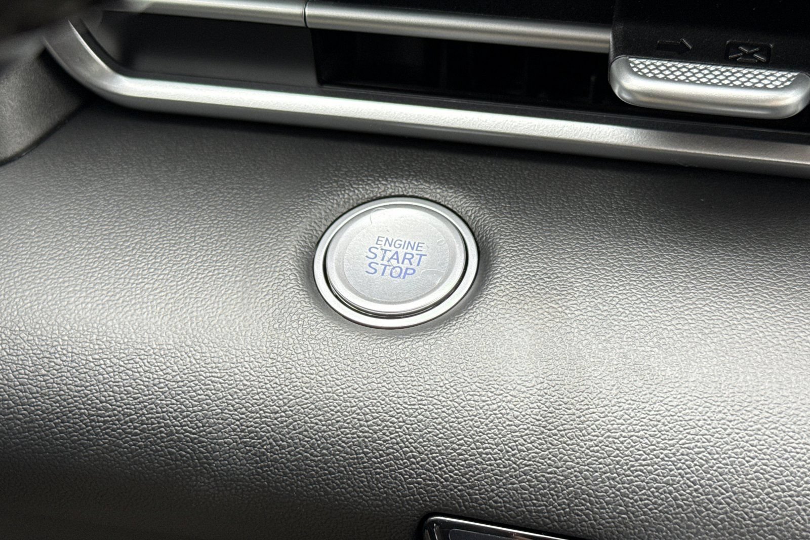 New 2026 Hyundai Elantra Hybrid FWD image 20