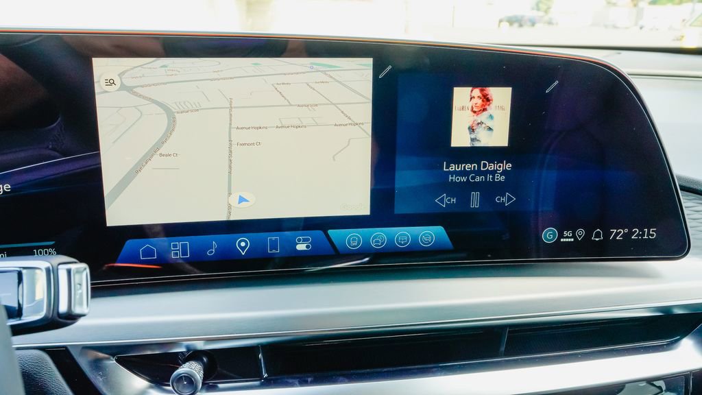 New 2026 Cadillac Lyriq Luxury w/ LPO, Floor Liner Package image 19