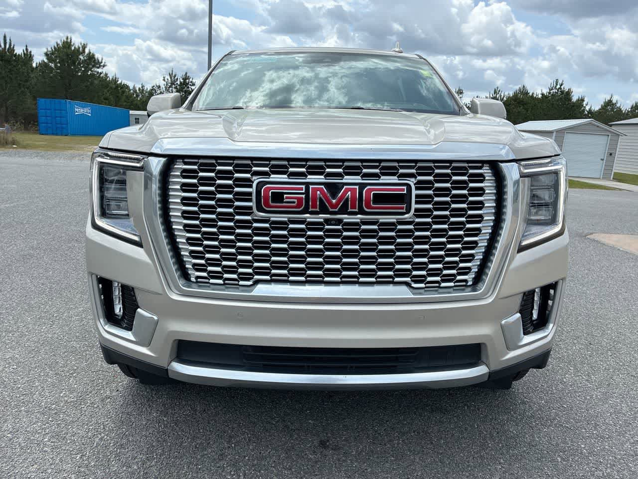 Used 2024 GMC Yukon XL Denali image 32