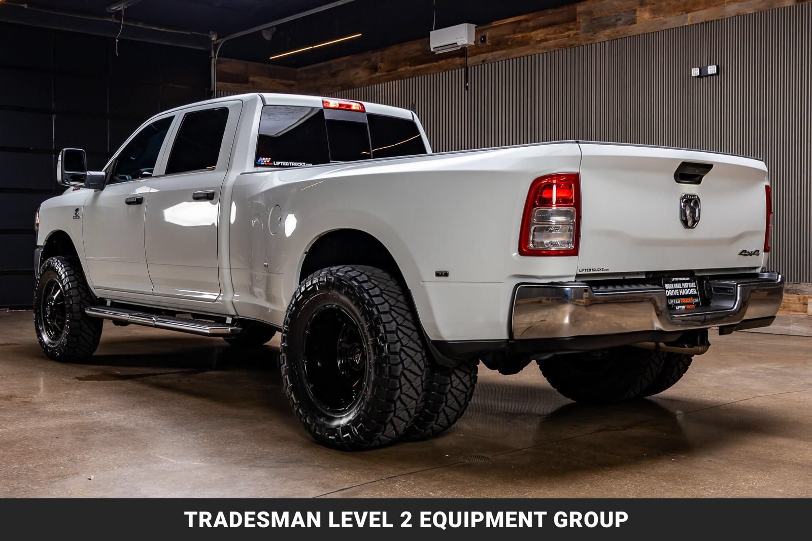 Used 2024 RAM 3500 Tradesman w/ Chrome Appearance Group AWD/4WD image 7