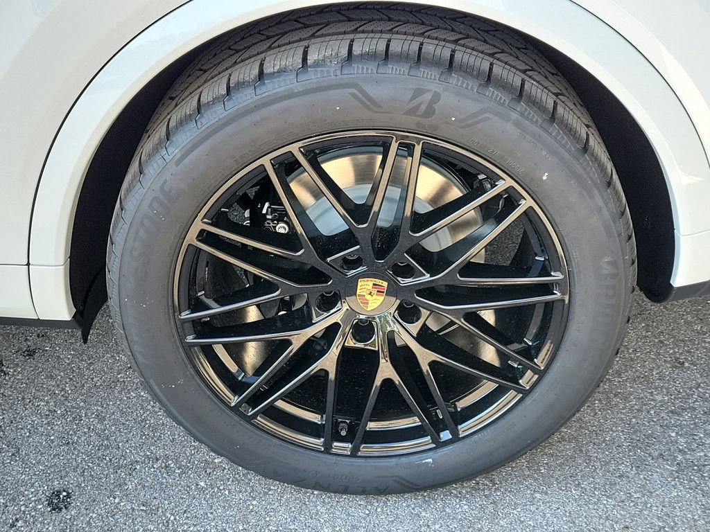New 2026 Porsche Cayenne Coupe AWD/4WD image 11