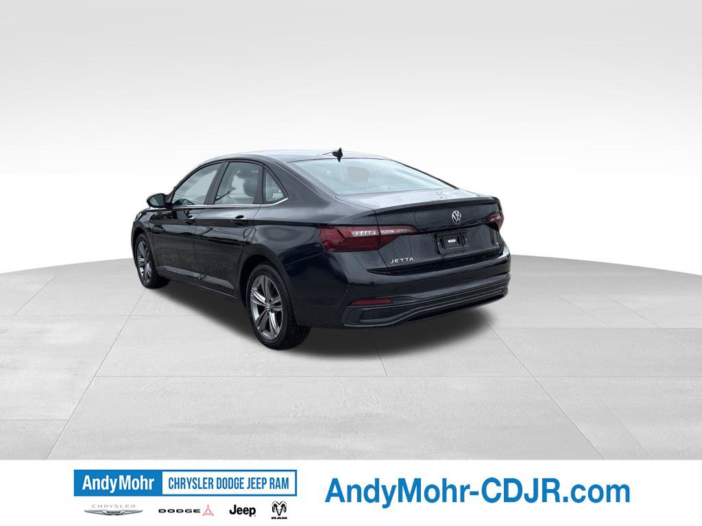 Used 2024 Volkswagen Jetta SE FWD image 5