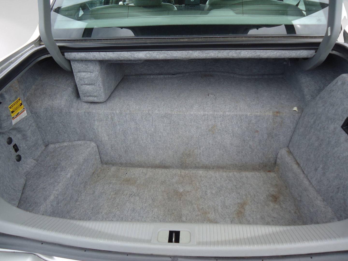 Used 2003 Lincoln Town Car Cartier RWD image 28