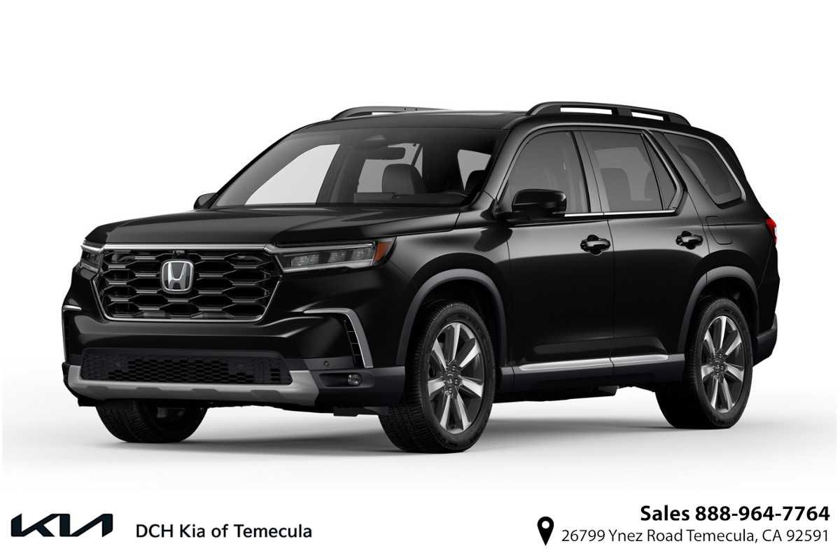 Used 2024 Honda Pilot Touring image 1