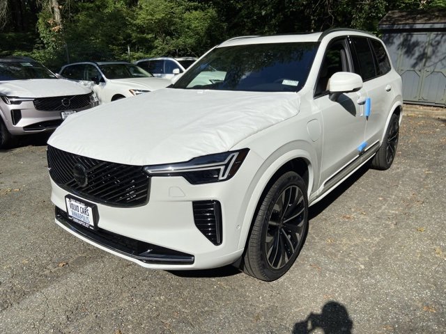 New 2026 Volvo XC90 T8 Plus image 3