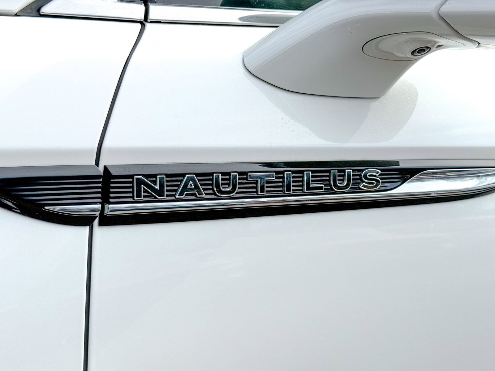 Used 2022 Lincoln Nautilus Black Label w/ Cargo Utility Package image 12