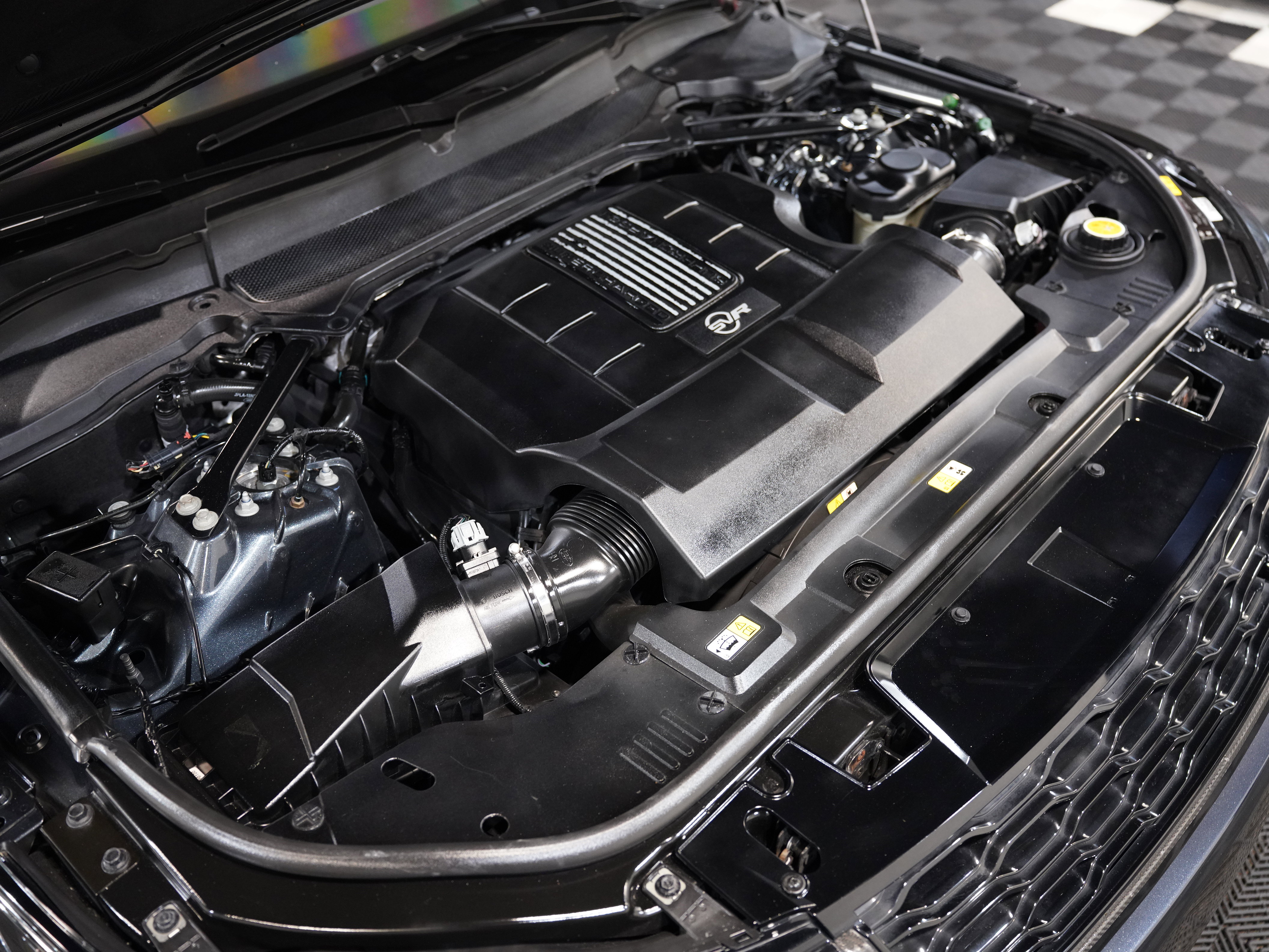 Used 2018 Land Rover Range Rover Sport SVR image 52