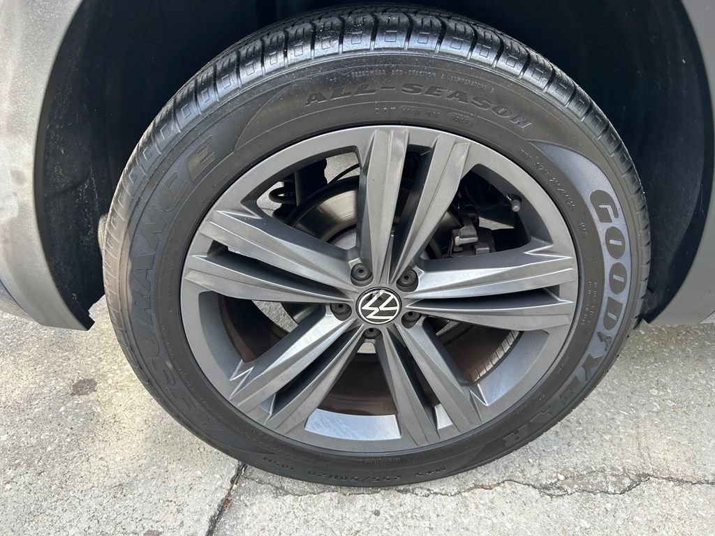 Certified 2021 Volkswagen Atlas Cross Sport SE AWD/4WD image 28
